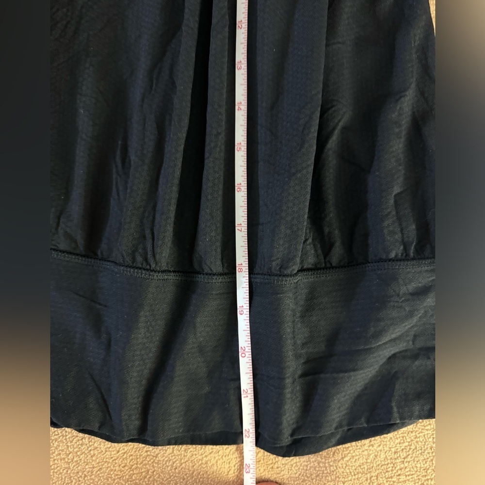 Lululemon black workout top - Picture 7 of 7
